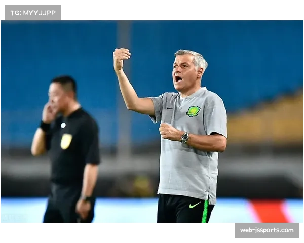 官方：雷恩主帅热内西奥确认下赛季继续执教